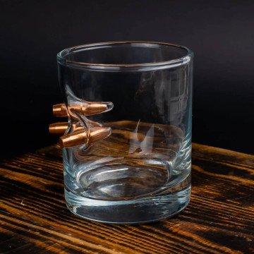 Склянка віскі зі справжніми трьома кулями 7.62 мм