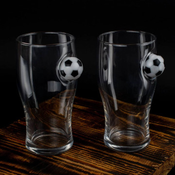 Бокал для пива з м'ячем