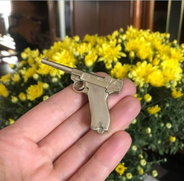 Колекційна модель пістолета Люгер