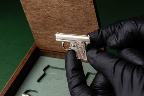 Колекційна модель пістолета FN Baby Browning