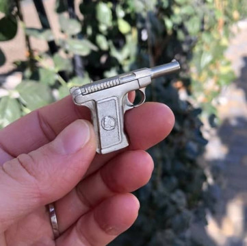 Колекційна модель пістолета Savage 1907