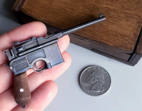 Колекційна модель пістолета Mauser C96