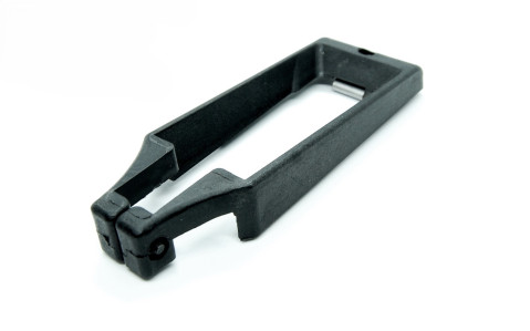 Збільшена шахта магазину для карабінів на базі АК