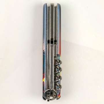 Ніж Victorinox Swiss Army Climber Zodiac Дракон у сонячних променях