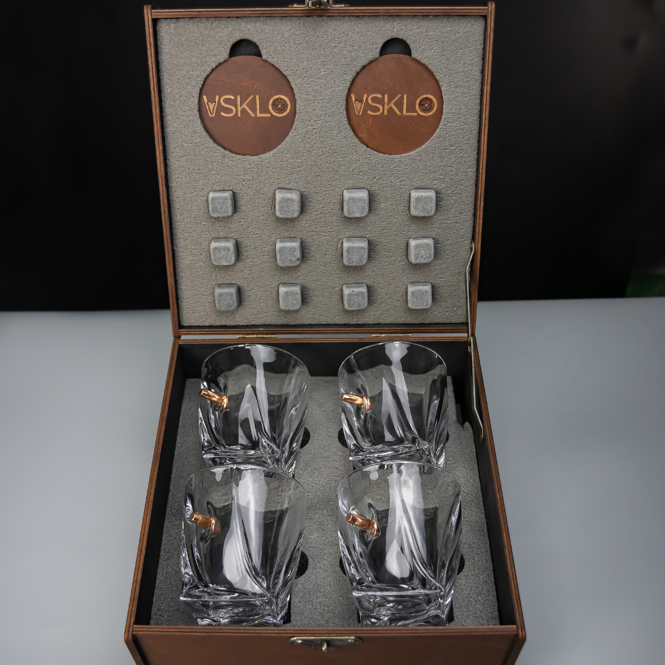 Набір Лео 4 кришталеві кручені склянки з кулею VSKLO